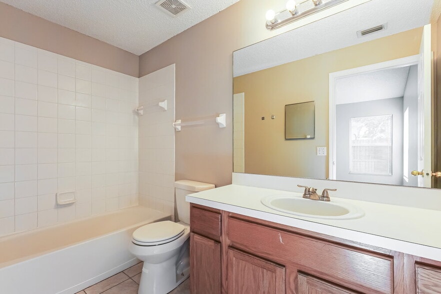 Building Photo - 9837 Morris Glen Way