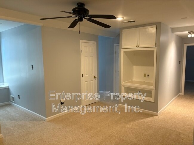 Building Photo - 535 Fox Run Ln