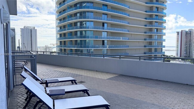 Building Photo - 60 SW 13th St