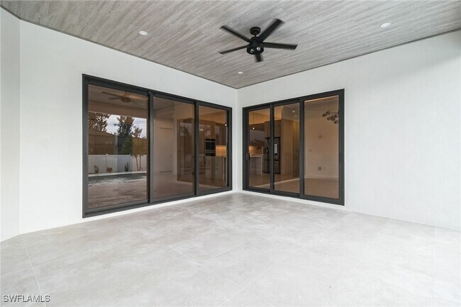 Building Photo - 123 SW 35th Ave