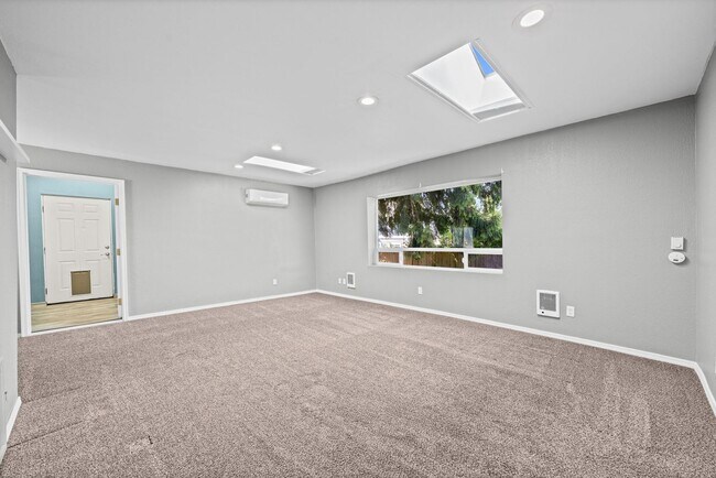Building Photo - 1421 N 32nd St