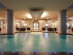 Building Photo - 800 W 5th St