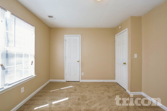 Building Photo - 3185 Lower Creek Dr