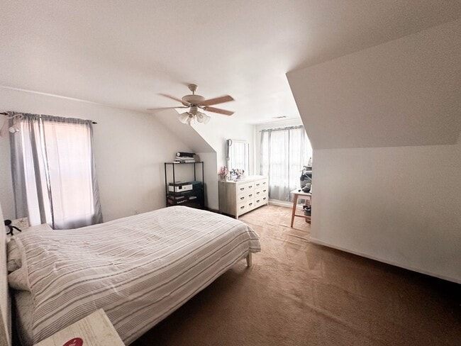 Building Photo - Comfortable and Convenient 3 Bedroom Townhome in Wilmington, NC