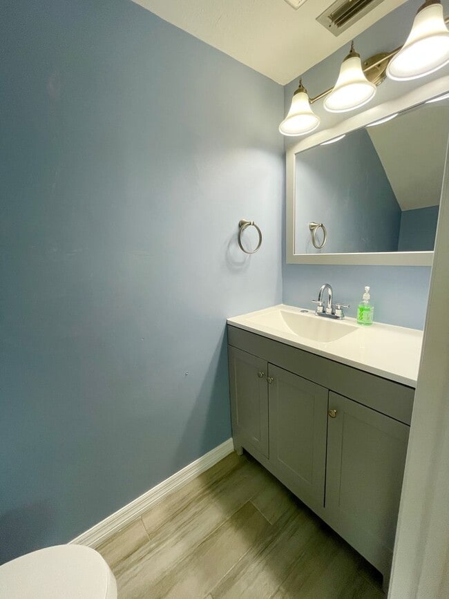 Building Photo - RARE Fort Myers Beach Townhome Now Available