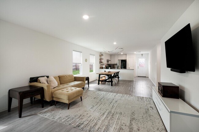 Building Photo - 14727 Bolinger Ml