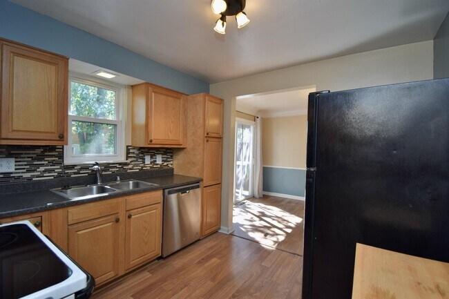 Building Photo - 1800 Keith Dr