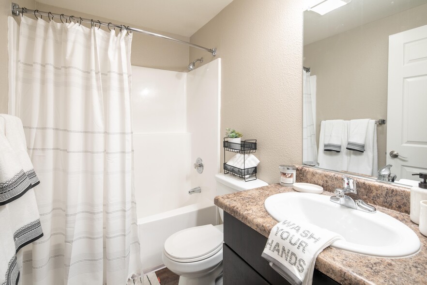 Building Photo - Ascend2300