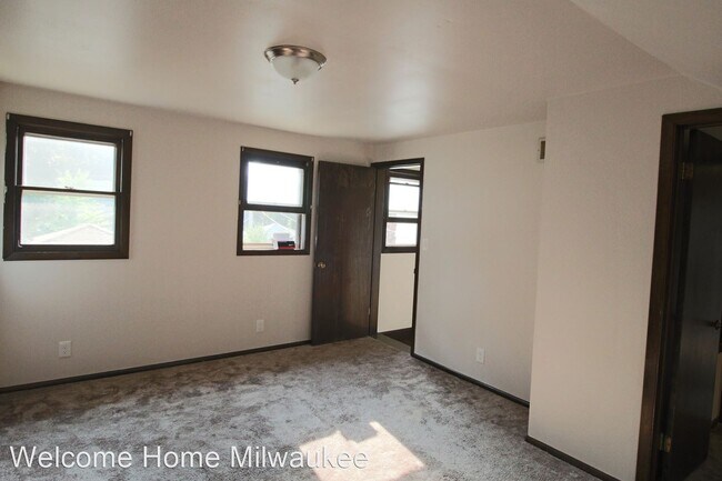 Building Photo - 3 br, 2 bath House - 5748 N 40th Street