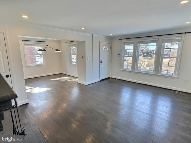 Building Photo - 2913 Fairlawn St