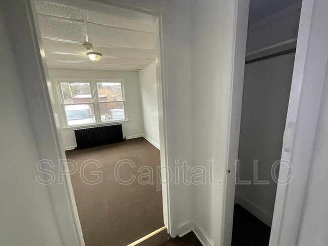 Building Photo - 284 W Jackson St