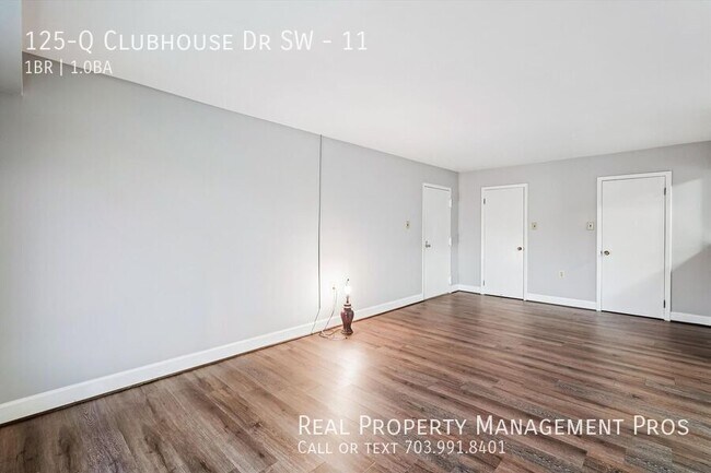 Building Photo - 125 Clubhouse Dr SW