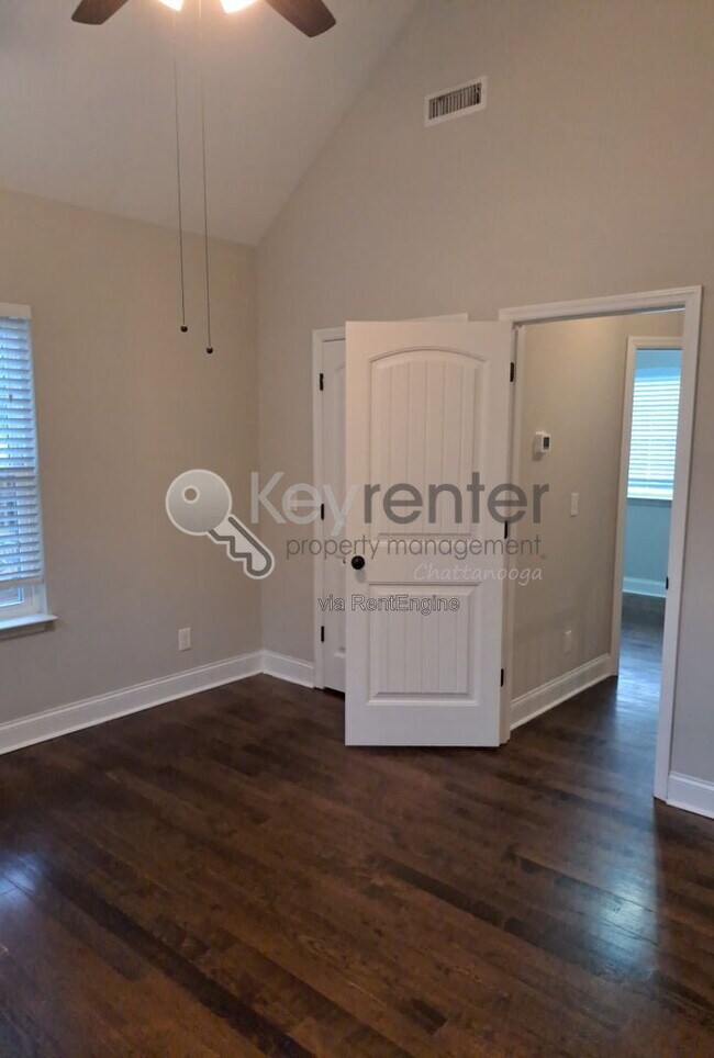 Building Photo - 3583 Crompton St