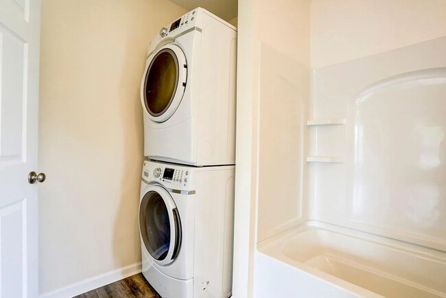 Building Photo - 207 Falmouth Rd