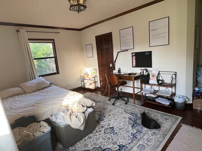 Building Photo - 1618 Glendon Ave