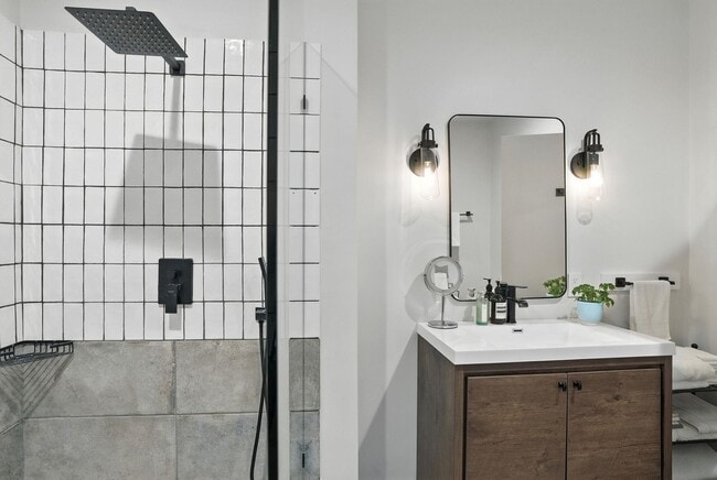 Building Photo - 199 Upland Farm Rd