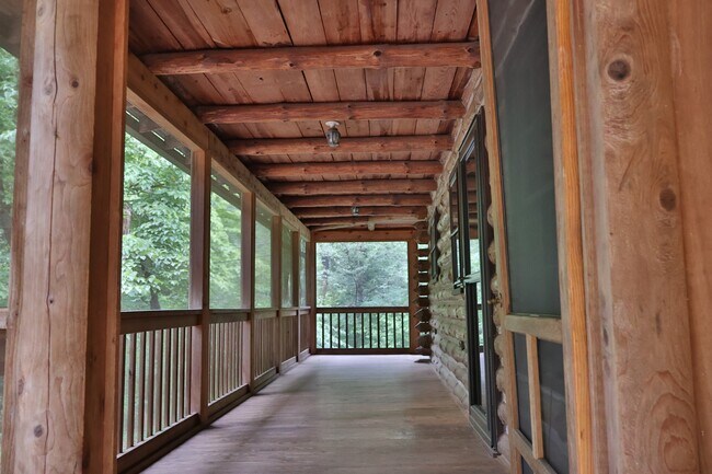 Building Photo - 980 Mine Rd