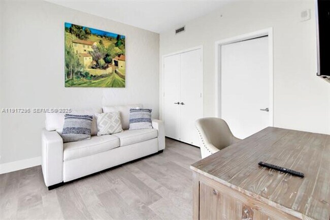 Building Photo - 2900 NE 7th Ave