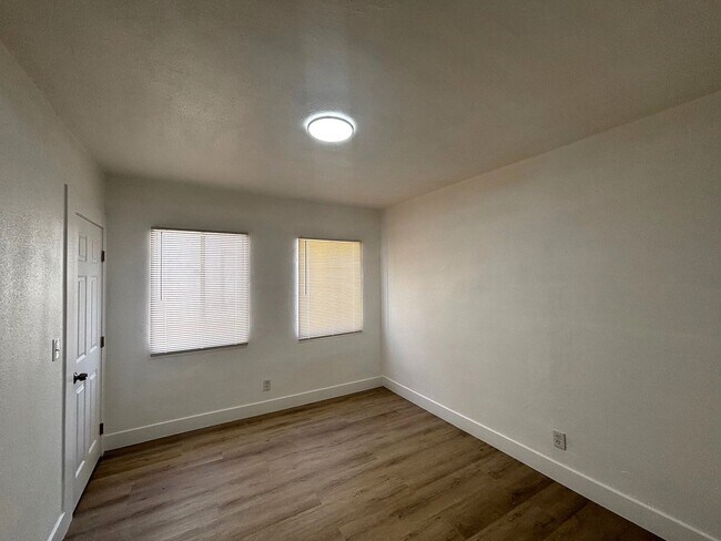 Building Photo - 4701 S Figueroa St