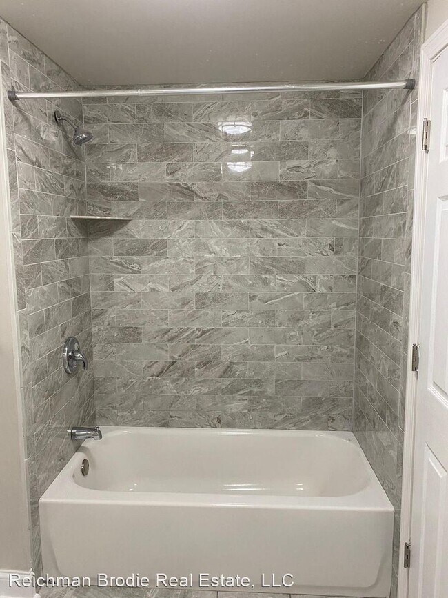 Building Photo - 3 br, 2 bath House - 280 Davenport Ave