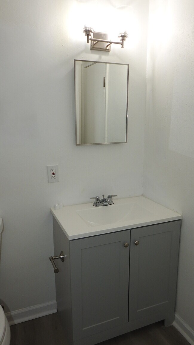 Building Photo - Cozy 1 bedroom and 1 bath Duplex located on Maier Dr in Belton