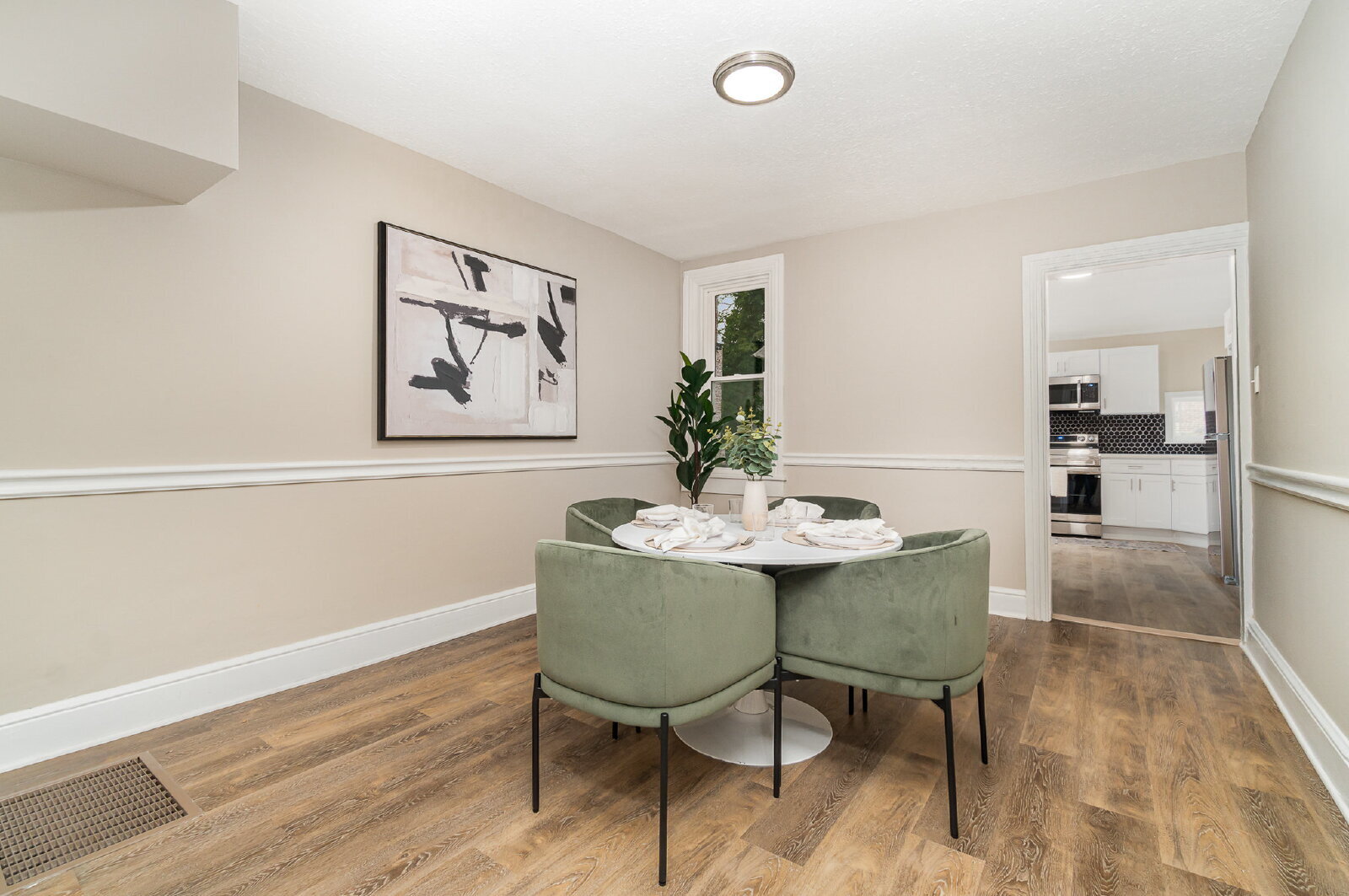 Building Photo - 321 W Mifflin St