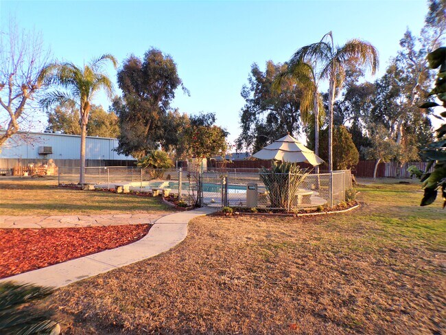 Building Photo - 14921 Sunnybank Ave