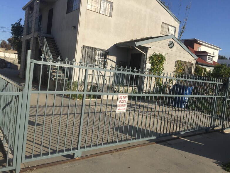 Building Photo - 1832 S Curson Ave