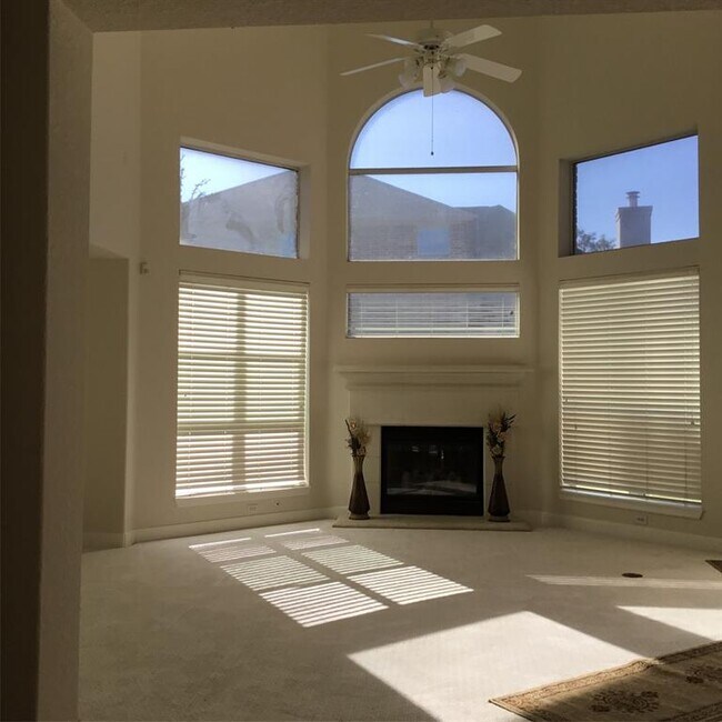 Building Photo - 4810 N Pine Brook Way