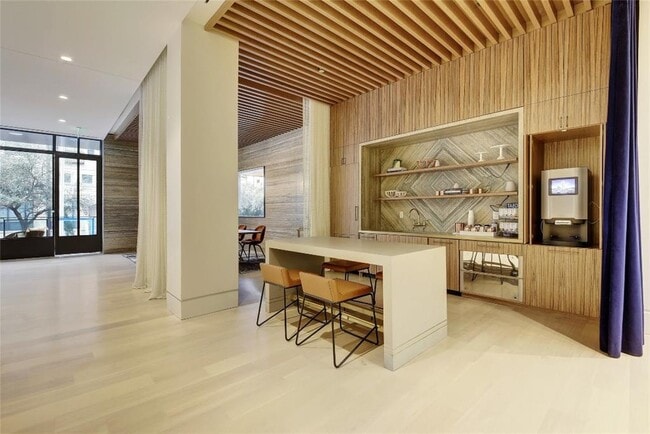 Building Photo - 501 West Ave