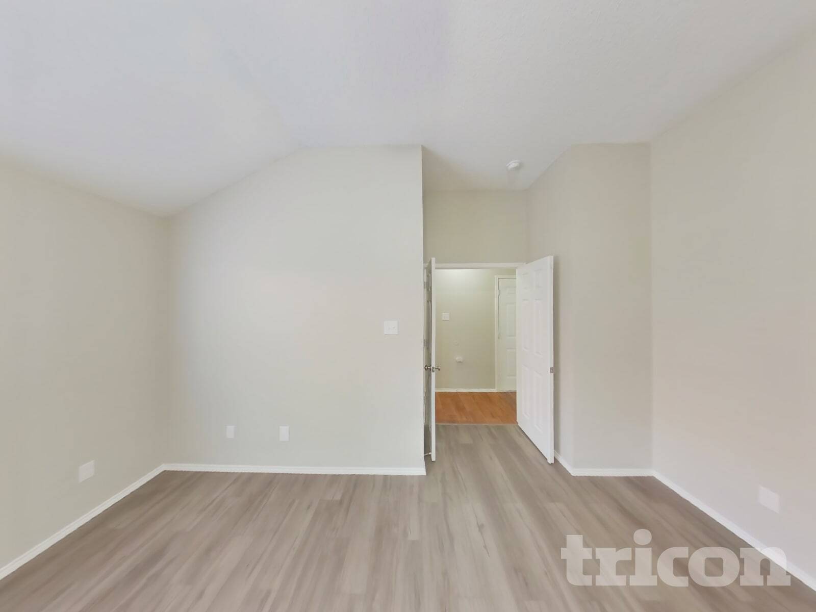 Building Photo - 2520 Clovermeadow Dr