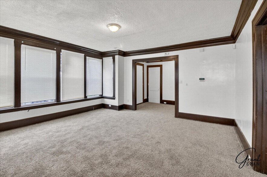 Building Photo - 58/60 Alger - FDR - T