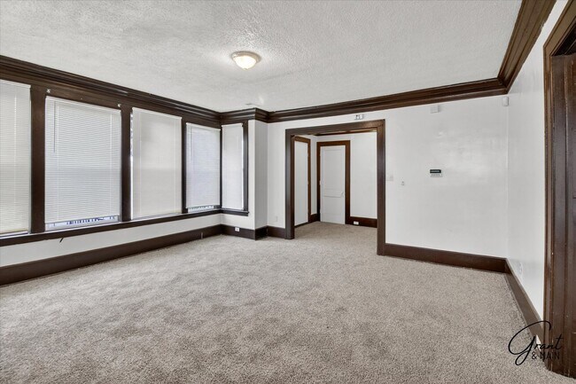 Building Photo - 58/60 Alger - FDR - T