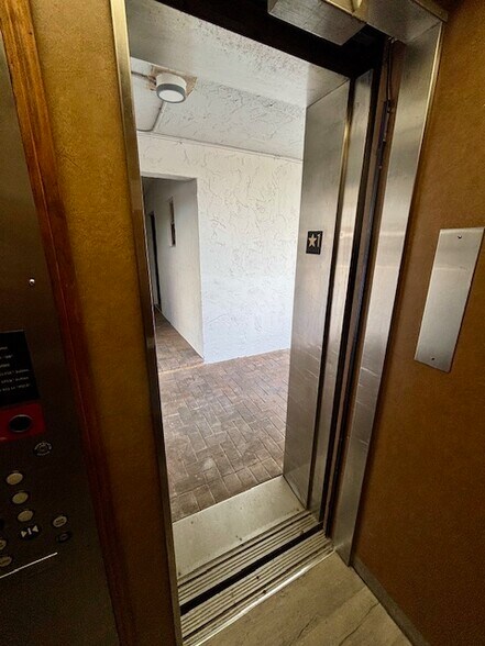 Elevator - 1400 NE 57th St