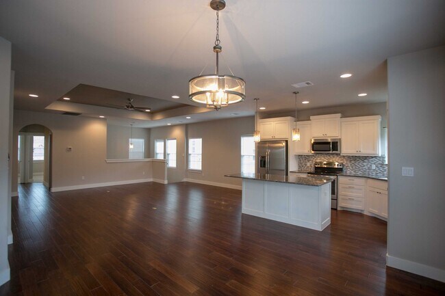 Building Photo - Modern Single-Story Condo Near Lake Austin & Lake Travis with Private Fenced Yard