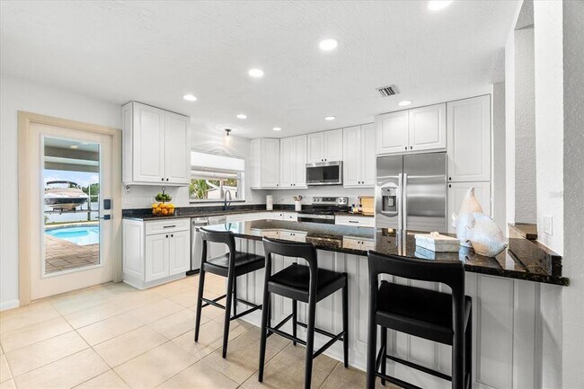 Building Photo - 8848 Sunlit Cove Dr NE