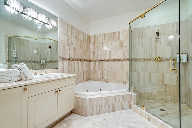 Building Photo - 709 Idlewyld Dr