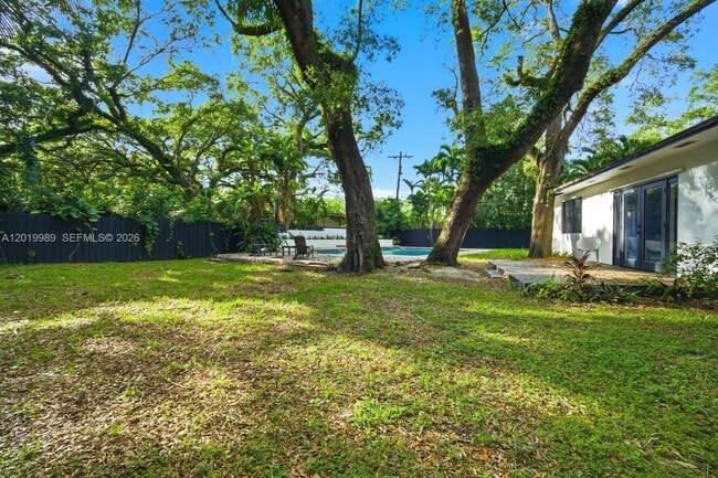 Building Photo - 5840 SW 37th Ave