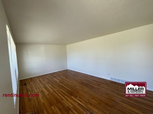 Building Photo - 463 E 6360 S
