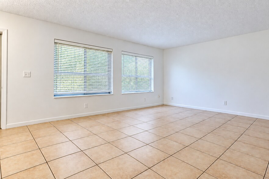 Building Photo - 5348 Bosque Ln
