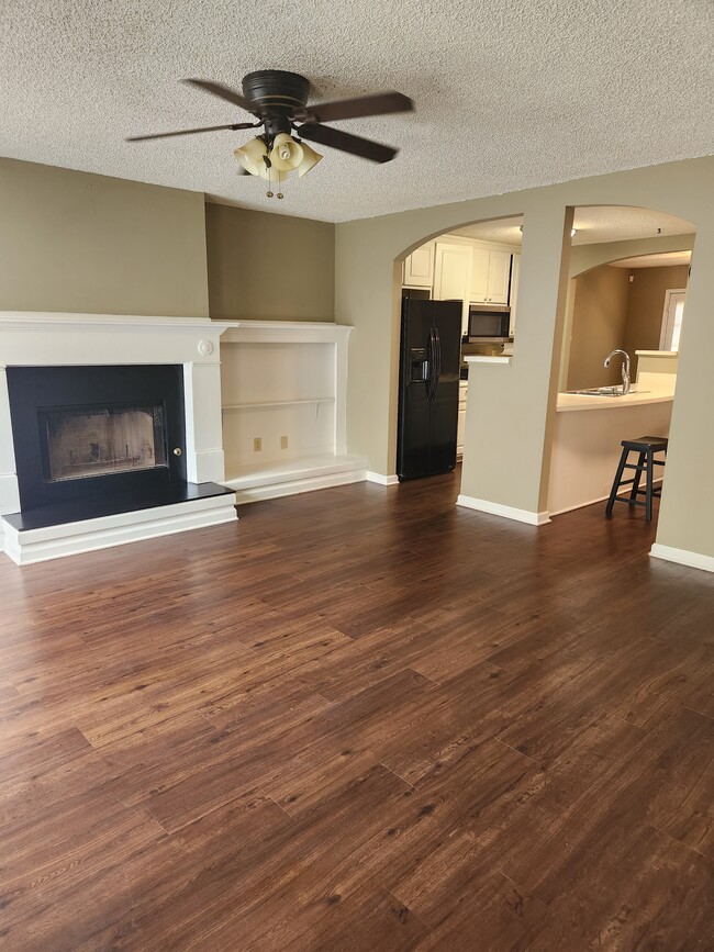 Building Photo - 739 Hynds Springs Dr