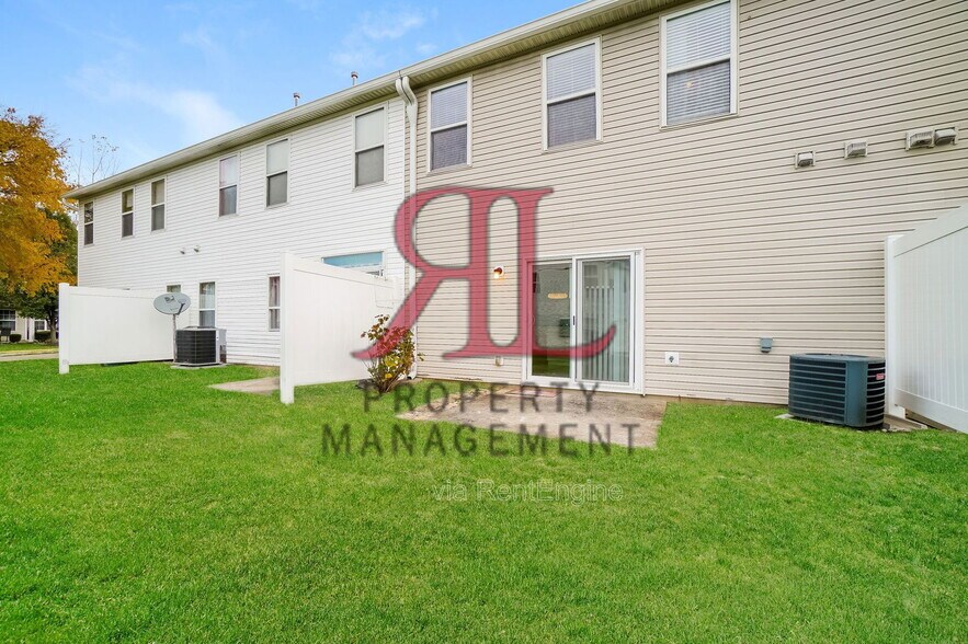 Building Photo - 146 Portrait Cir