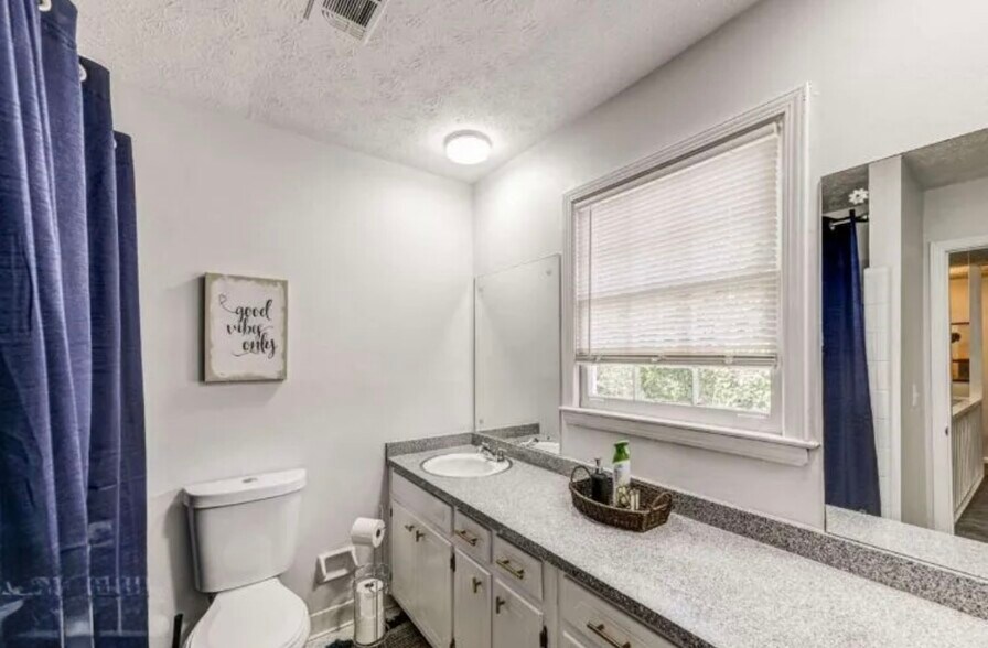 Building Photo - 4786 Devon Way