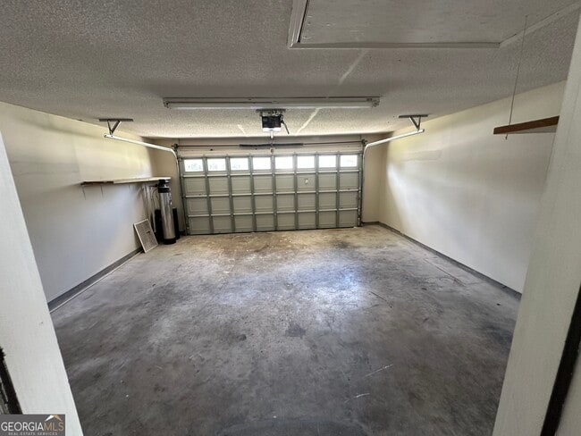 Building Photo - 214 Cypress Dr