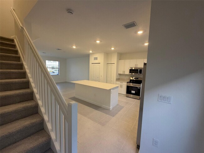 Building Photo - 1131 St