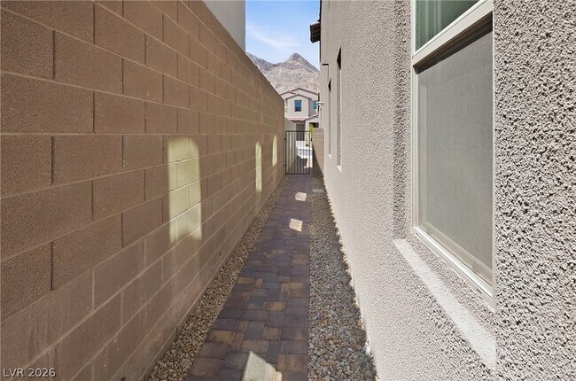 Building Photo - 11807 Pandion Ave