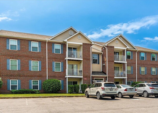 Building Photo - Beautiful 3rd floor condo in Jefferson ava...