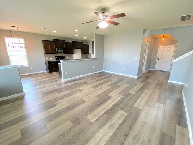 Building Photo - 122 Liard River Rd