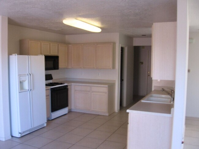 Building Photo - Coming soon !Townhome near Lomas and Morri...