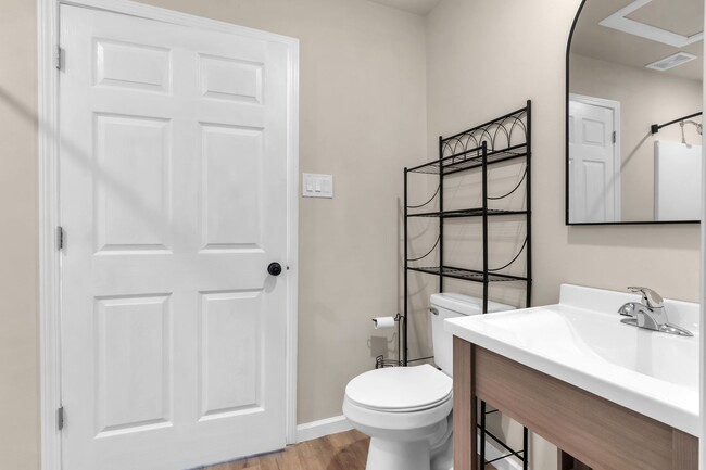 Building Photo - Newly Remodeled Units!